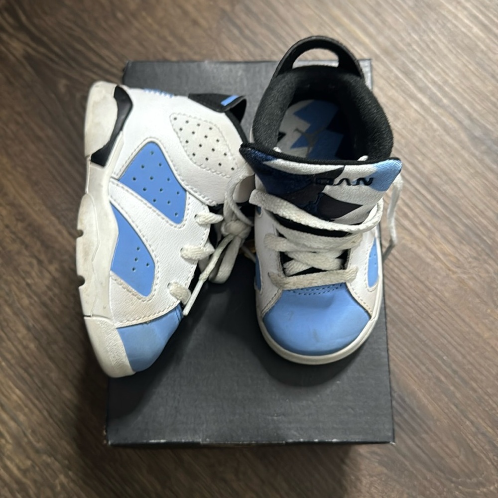 Jordan 6 UNC Home